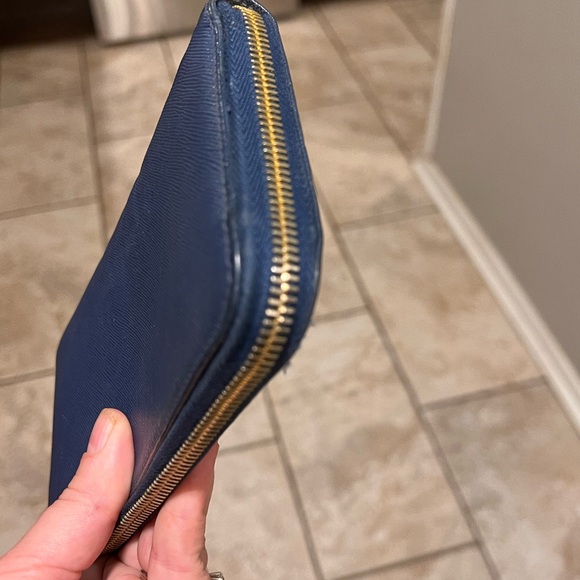 Pre-loved Authentic Prada Zip Wallet - Picture 11 of 12